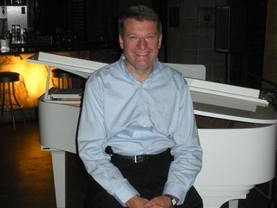 Date this beautiful United States man Martinglo from Springs US13016