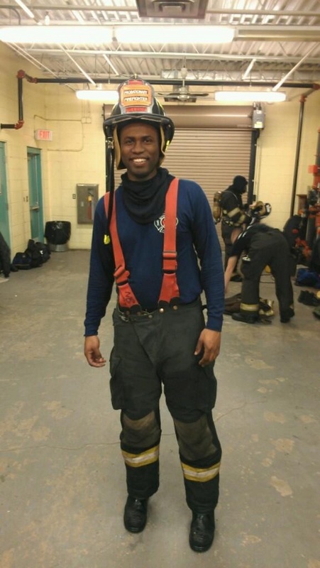 Date this gorgeous United States man Debonair from Guttenberg US13022