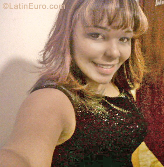 Date this hard body Dominican Republic girl Swarosky from Punta Cana DO11297