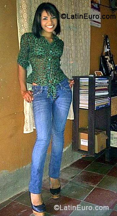 Date this stunning Honduras girl Jessika from Tegucigalpa HN678