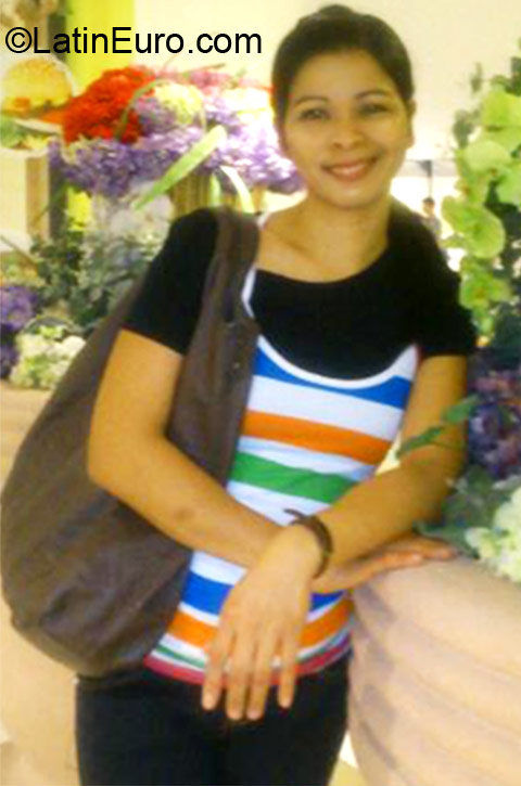 Date this stunning Hong Kong girl Maribel from Kowloon HK4