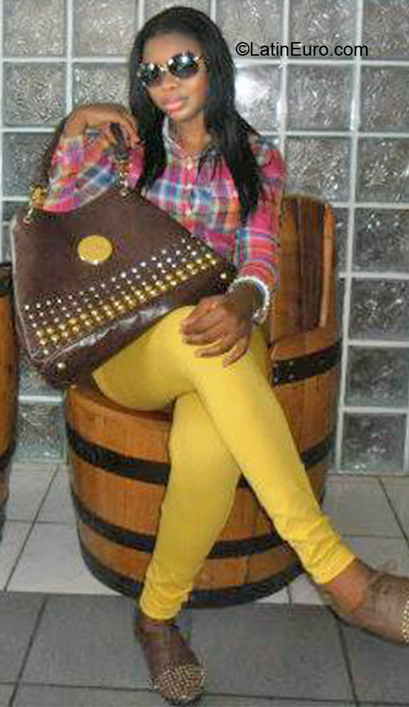 Date this funny Jamaica girl TiaChinPoo from Kingston JM568