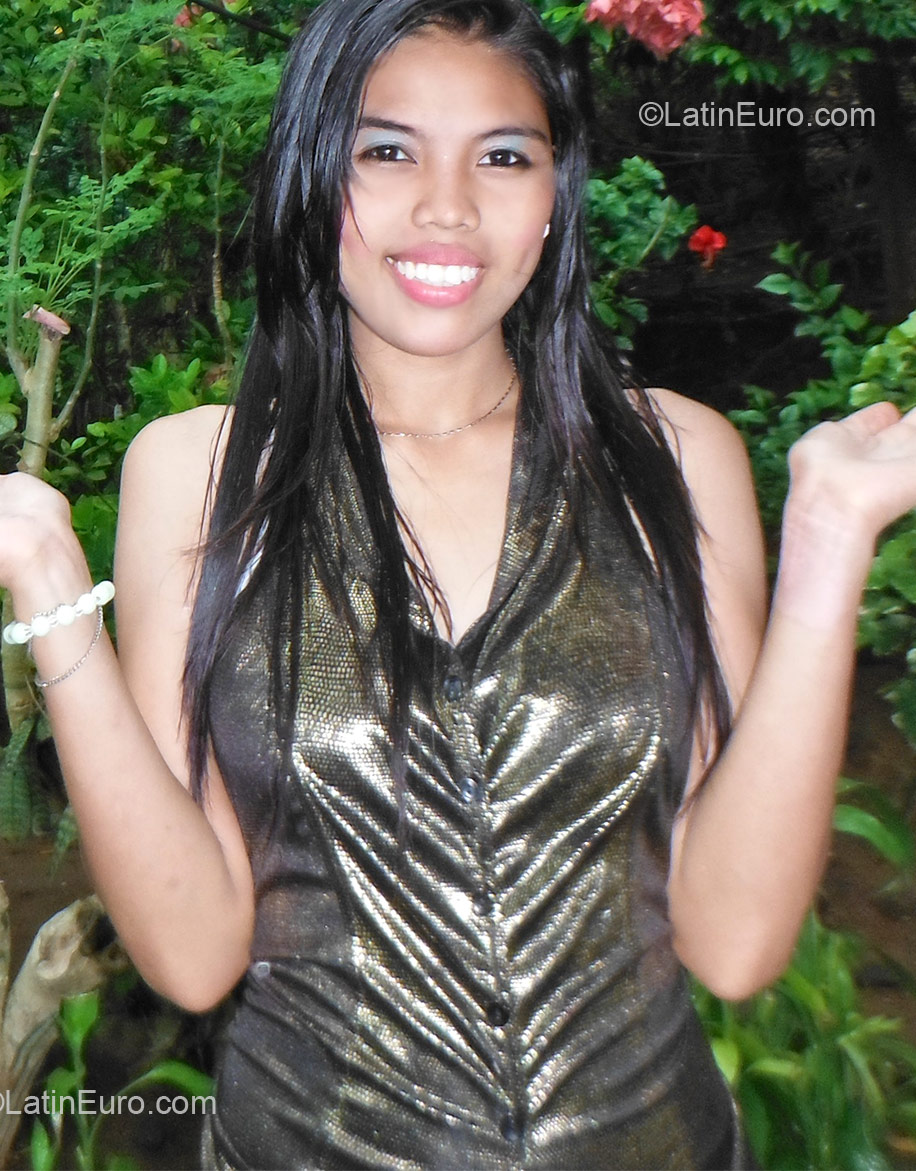 Date this delightful Philippines girl Matet from Sorsogon PH487