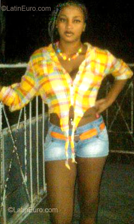 Date this lovely Jamaica girl Alexandra from Old harbour JM685