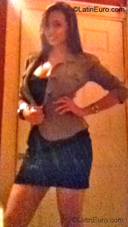 Date this tall Honduras girl Aby from San Pedro HN721