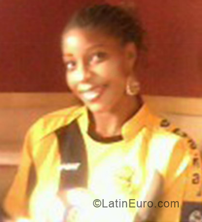 Date this charming Honduras girl Cynthia from La Ceiba HN768