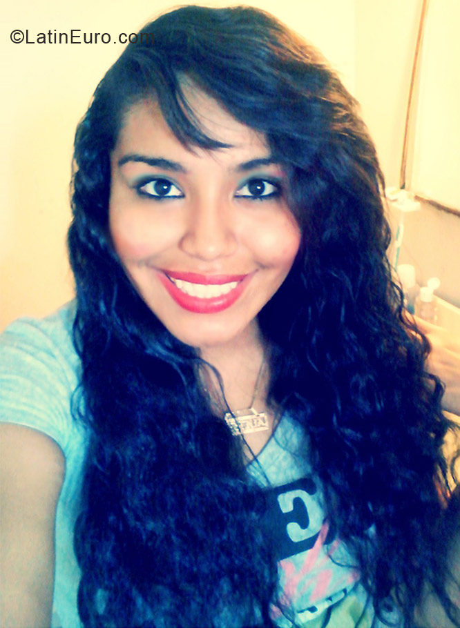 Date this pretty Mexico girl Magda from Linares Nuevo Leon MX755