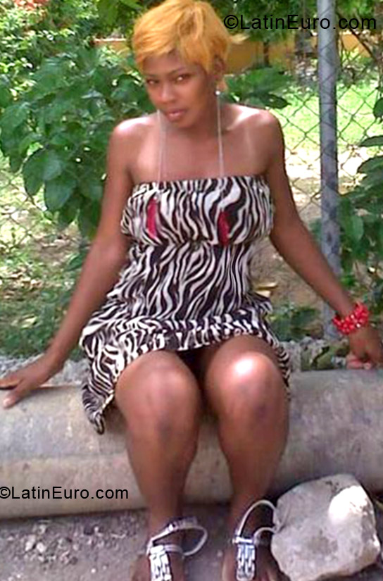 Date this pretty Jamaica girl Kristina from Kingston JM804