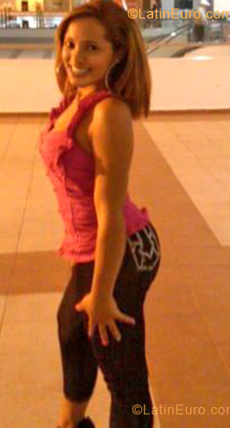 Date this charming Dominican Republic girl Ruth esther her from Barahona DO12835