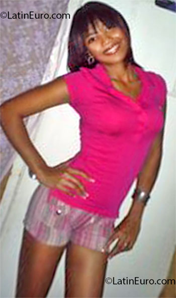 Date this voluptuous Dominican Republic girl Claribel from Santiago DO13757
