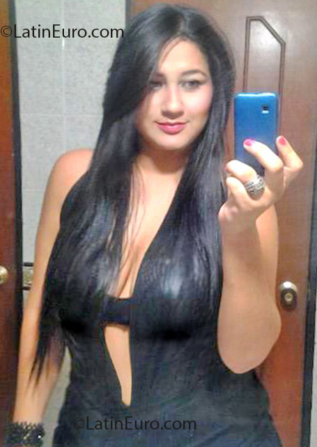Date this hard body Colombia girl Sue from Barranquilla CO15163