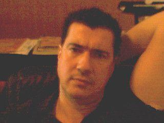 Date this nice looking United States man Fred from United States US13918