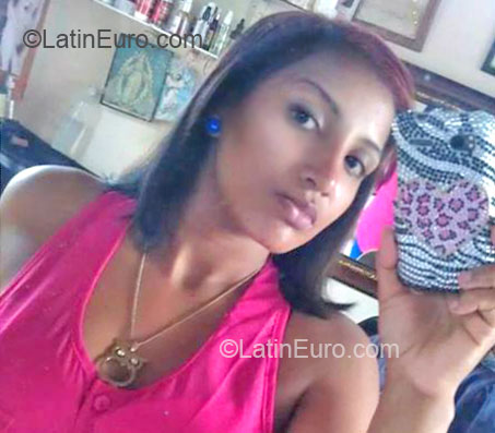 Date this fun Dominican Republic girl YESSY from San Francisco De Macoris DO15103