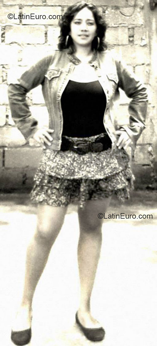 Date this beautiful Mexico girl Rubi from Valle de Bravo MX1000