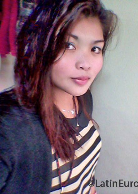 Date this voluptuous Philippines girl Harlene from Manila PH574