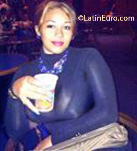 Date this foxy Dominican Republic girl ROSINA from Santo Domingo DO31908