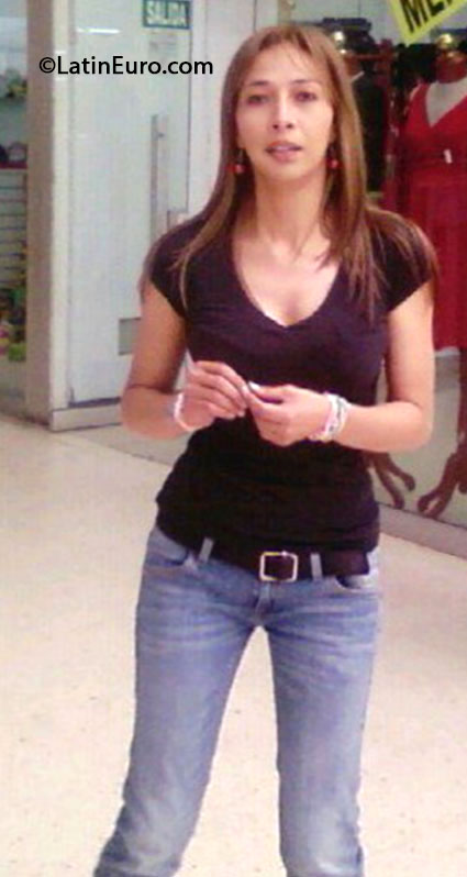 Date this sultry Colombia girl Ana maria from Bogota CO15403