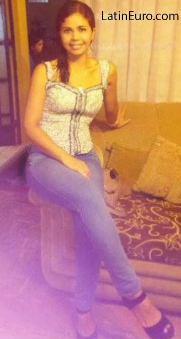 Date this athletic Peru girl Leslie from Lima PE831