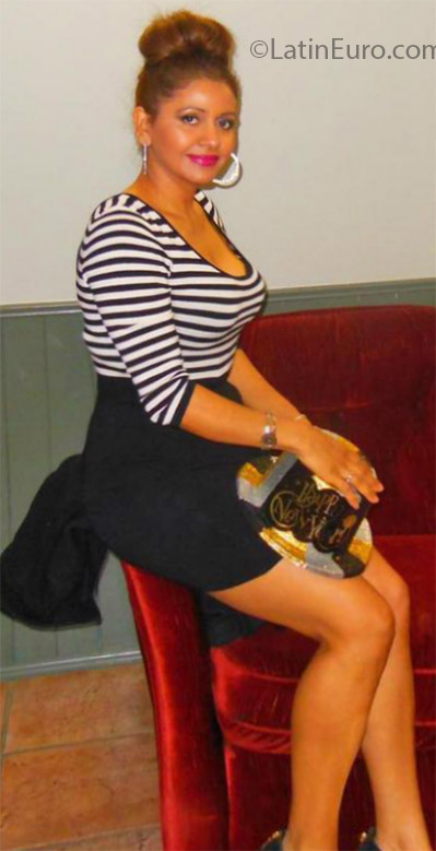 Date this delightful Canada girl Rosa from Victoria CA592