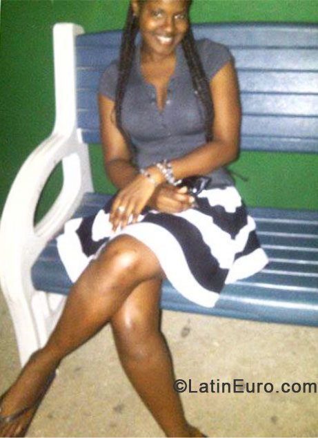 Date this cute Jamaica girl Melesa from Kingston JM1318