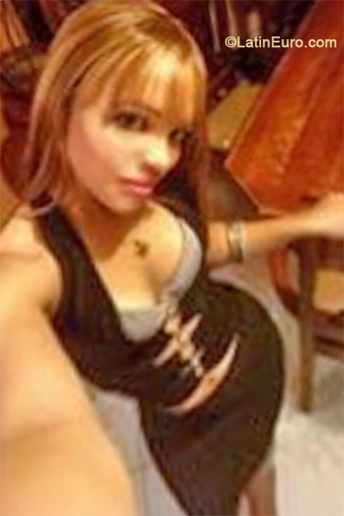 Date this foxy Dominican Republic girl Jazmin from Santo Domingo DO55744