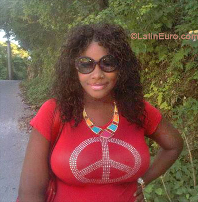 Date this stunning Jamaica girl Felicia from Kingston JM1406