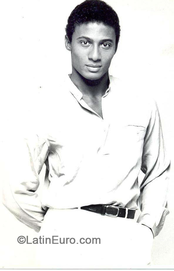 Date this cute Brazil man Marco from Rio De Janeiro BR8289