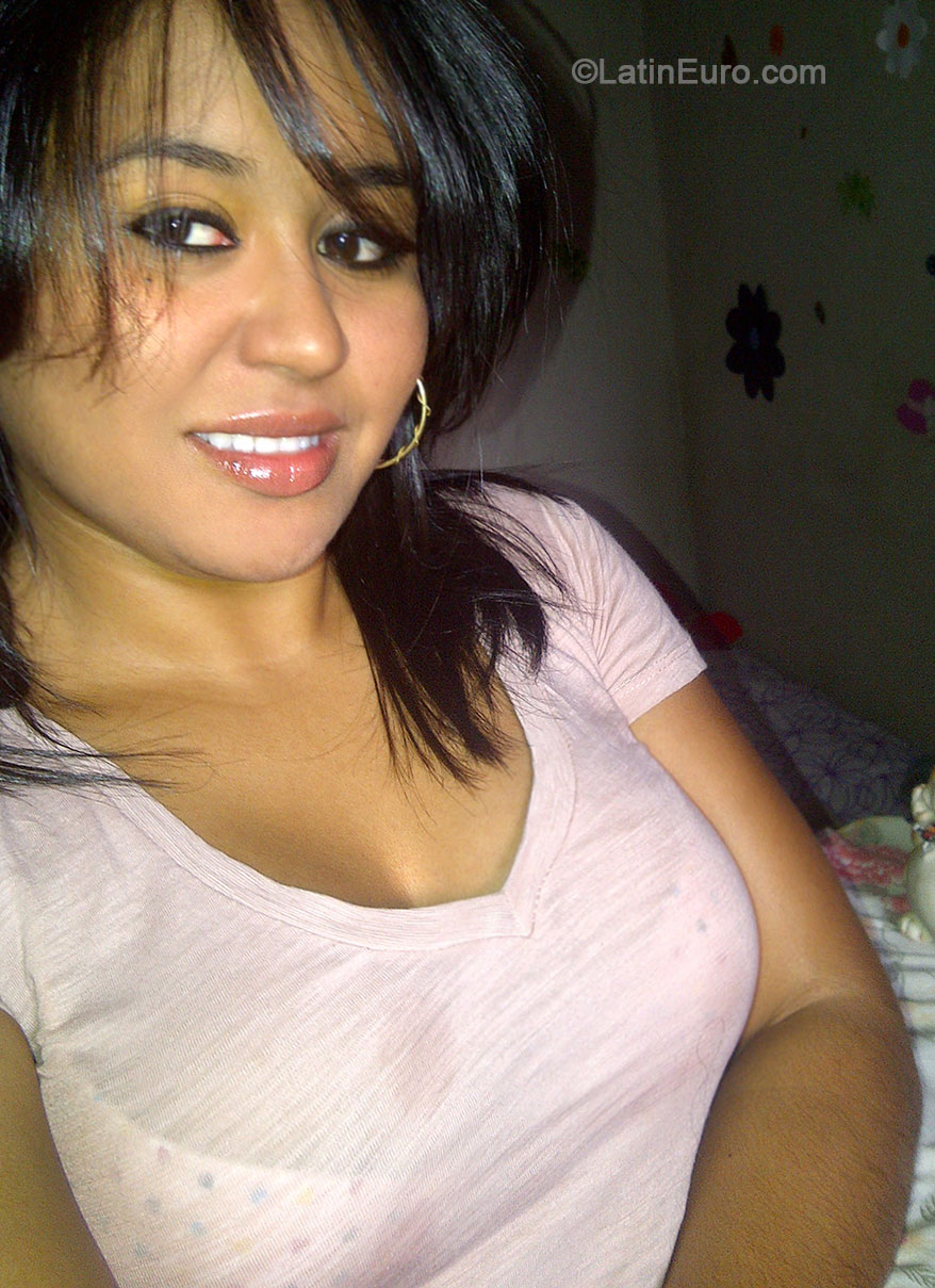 Date this delightful Honduras girl Lizeth from Tegucigalpa HN906