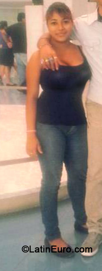 Date this nice looking Nicaragua girl Kelliie from Chinandega NI159