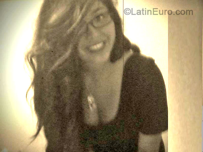 Date this cute Peru girl Suriksa from Piura PE882