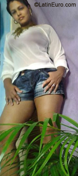 Date this passionate Brazil girl Ana Paula from Salvador BR9344