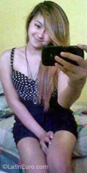 Date this hard body Philippines girl Geronia from Tarlac PH608