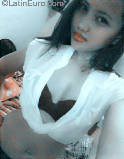 Date this passionate Philippines girl Leonor from Cagayan De Oro City PH615