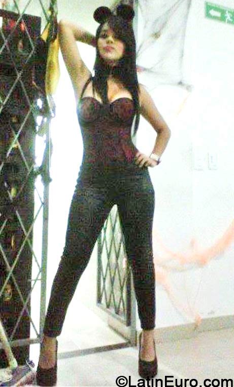 Date this delightful England girl DRUW from  CO14895