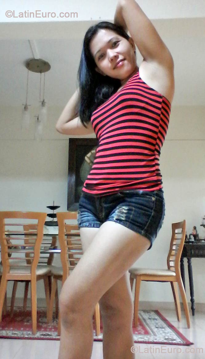Date this gorgeous Philippines girl Leonora from Maasin PH617