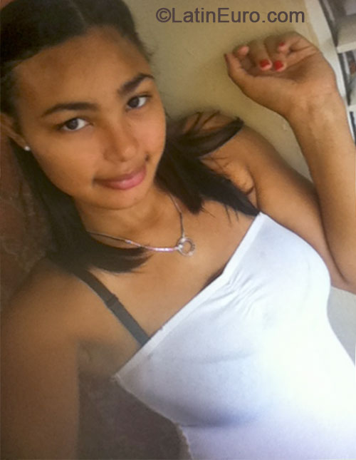 Date this tall Dominican Republic girl Lily from San Francisco De Macoris DO18543