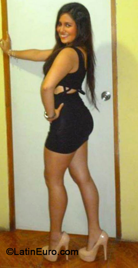 Date this pretty Colombia girl Anita from Cali CO15473