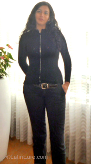 Date this nice looking Colombia girl Luisa from Palmira CO15086