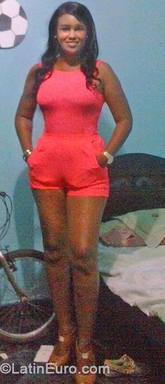Date this hot Colombia girl Amelia from Cartagena CO15216