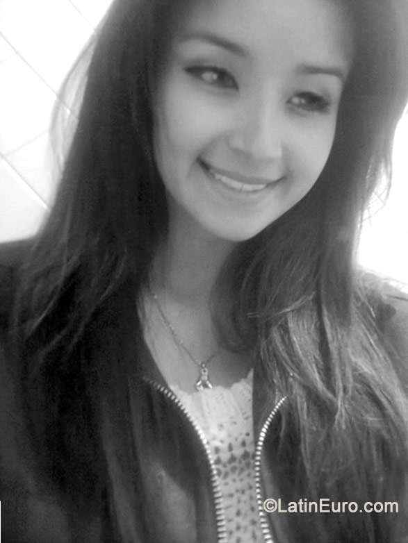 Date this hot Colombia girl Guisell from Bogota CO15334