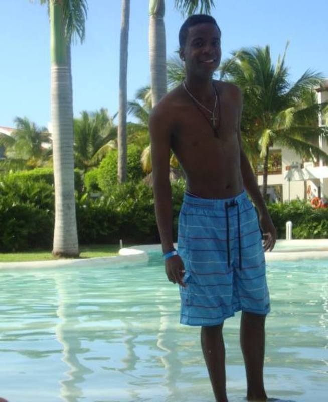 Date this georgeous Dominican Republic man Bladimir from La Romana DO19238