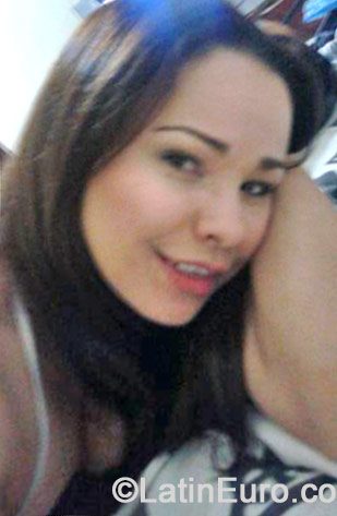 Date this cute Colombia girl Ninna from Medellin CO15374