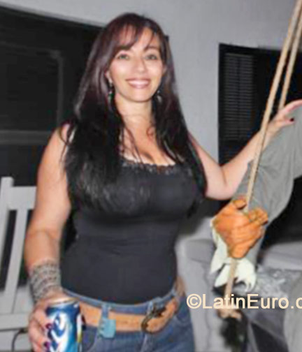 Date this pretty Colombia girl Maria from Cali CO15401