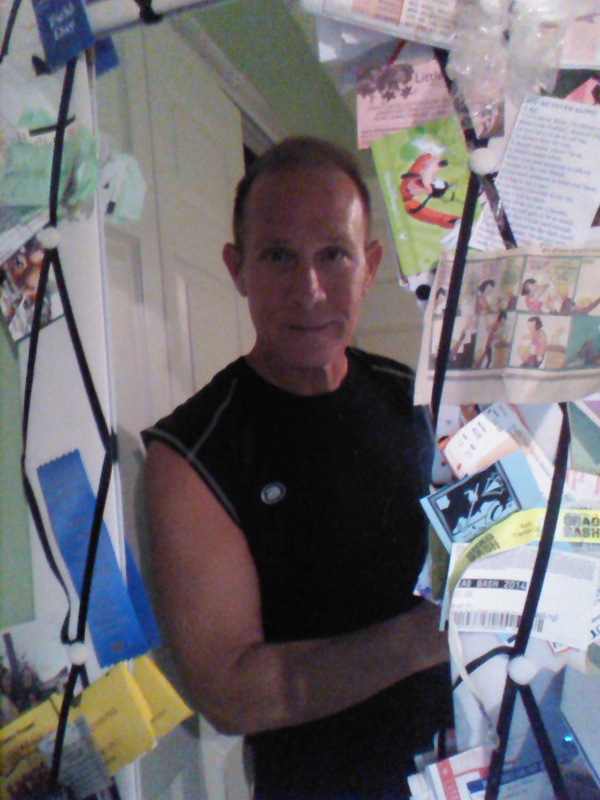 Date this athletic United States man James from Weston US15139
