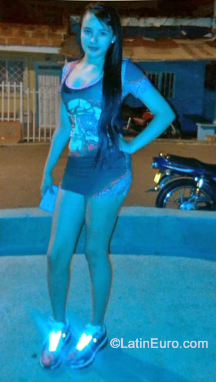 Date this pretty Colombia girl Yesenia valenci from Medellin CO18018