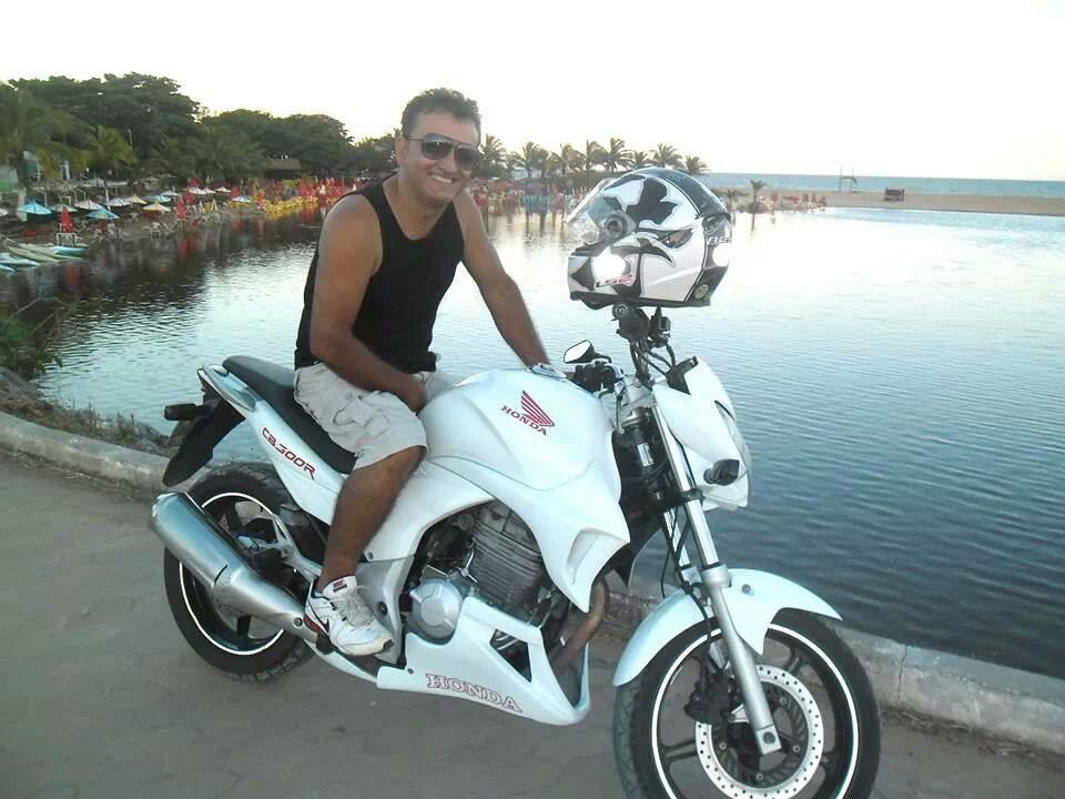 Date this athletic Brazil man  from Criciuma BR8866