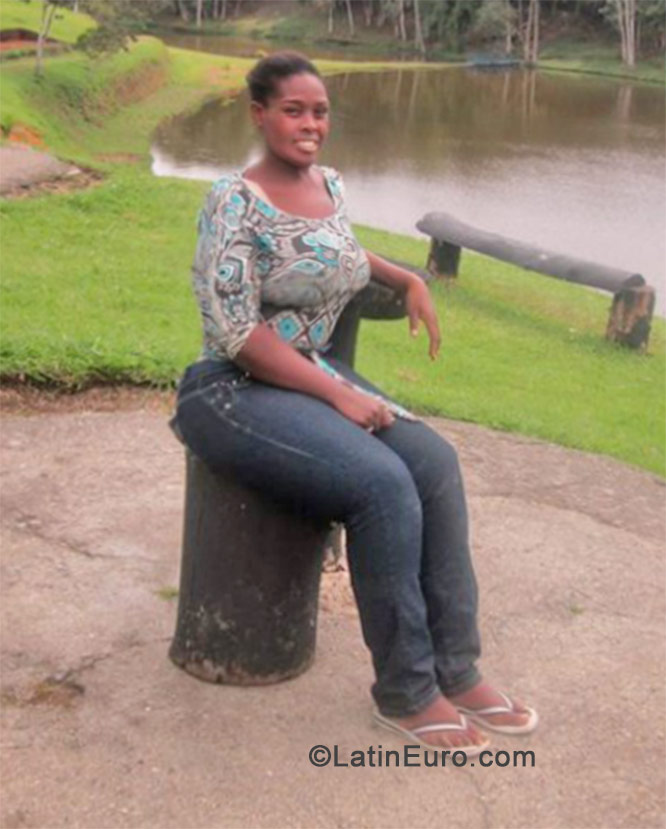 Date this tall Colombia girl Lissete from Cali CO15523