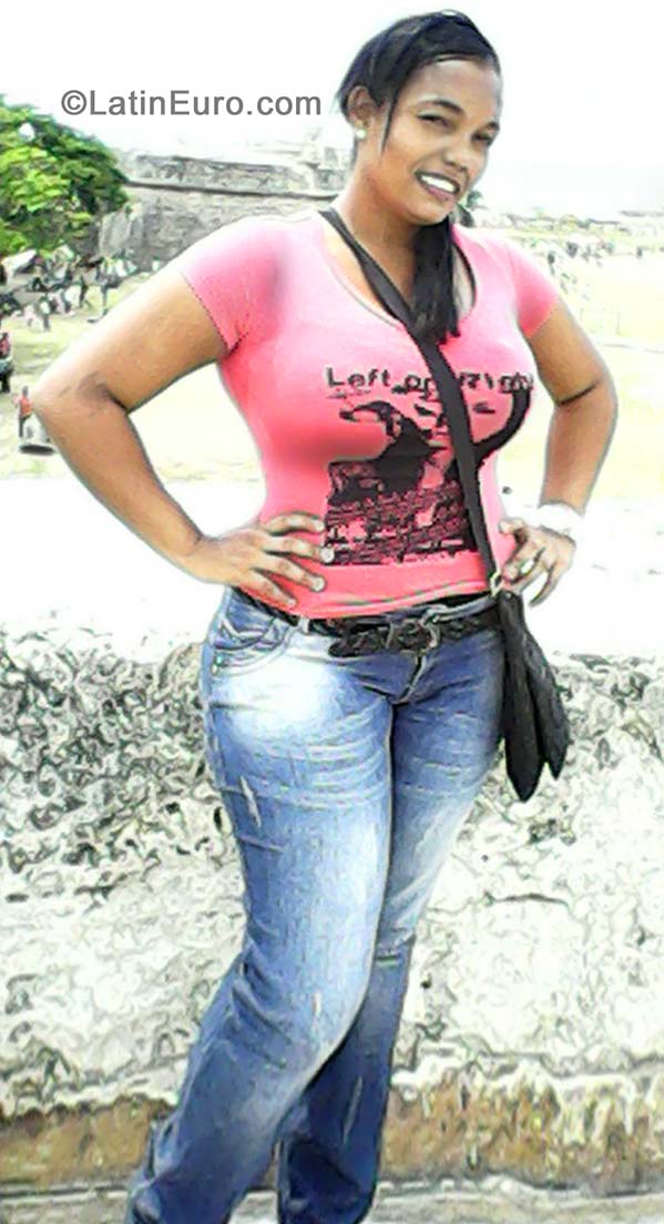 Date this stunning Colombia girl Maria a from Cartagena CO15551