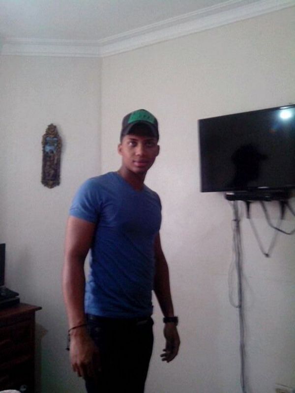 Date this tall Dominican Republic man Jean carlos from Santo Domingo DO19549