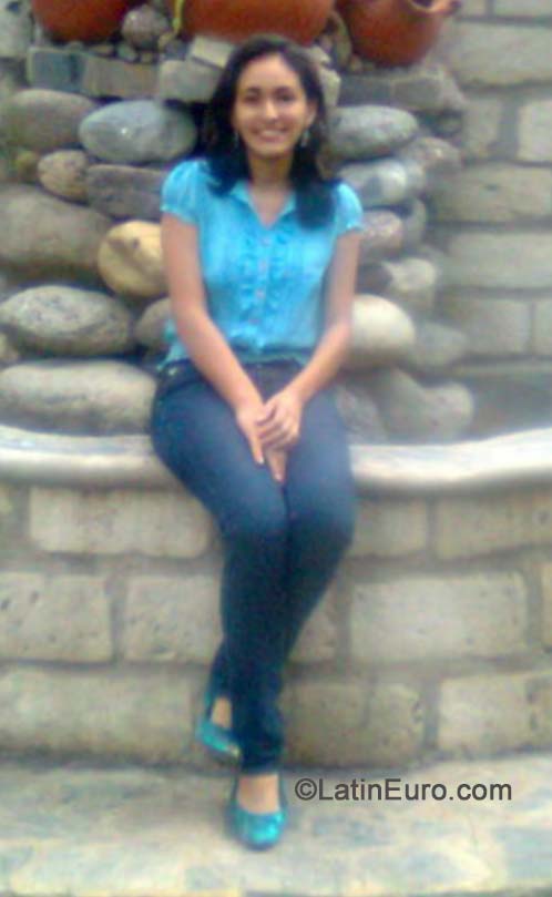 Date this attractive Honduras girl Andrea from Tegucigalpa HN1132